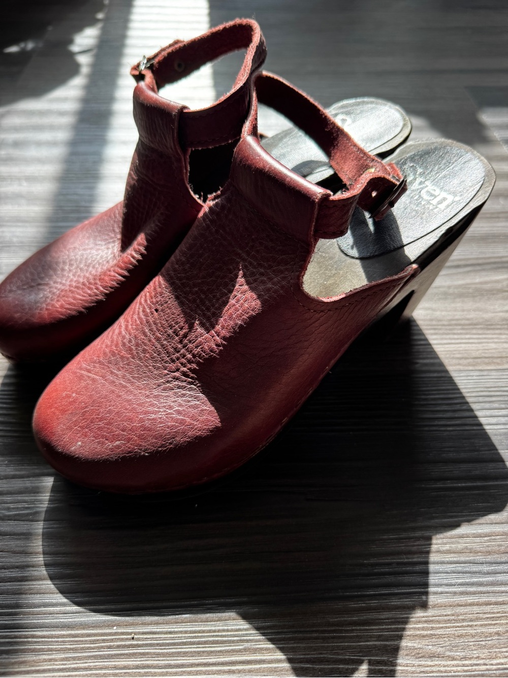 Sven Red Leather Slingback Clog Heels